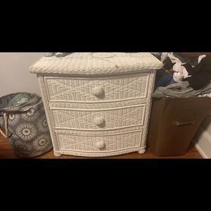 4-piece white Wicker bedroom set